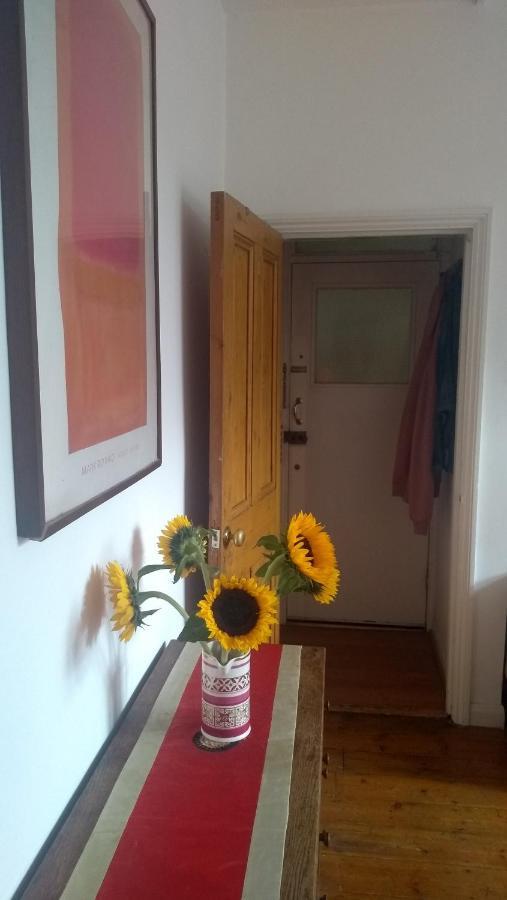 Homey, Warm & Welcoming Room. Londýn Exteriér fotografie